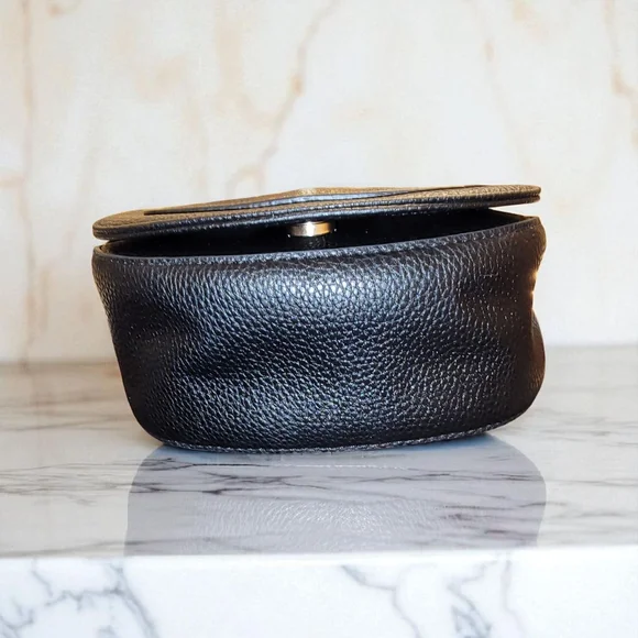 🖤✨ Kedzie Black Crossbody Bag 👜🖤 - Picture 5 of 6